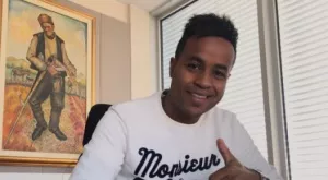 {{ otherArticle[0].article.title }}