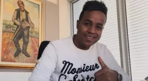 {{ otherArticle[0].article.title }}