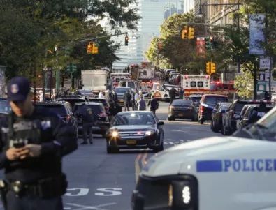 Пикап се вряза в хора в Манхатън, последва стрелба, има загинали и ранени