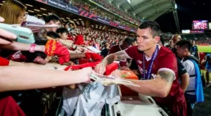 Играч на Ливърпул получи съобщение: Ще избия семейството ти, хърватски х** (СНИМКА