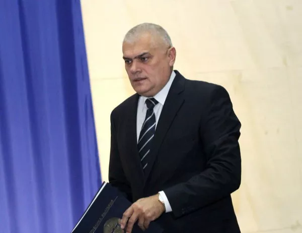 Валентин Радев за работата си като министър: Аз си мисля, че се справям