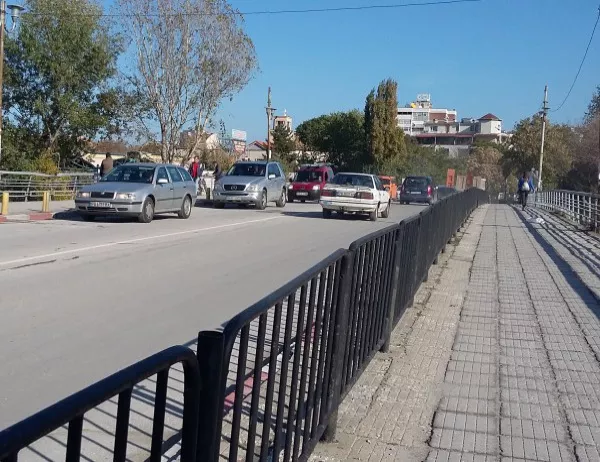 Затварят за движение моста при пазара в Асенoвград