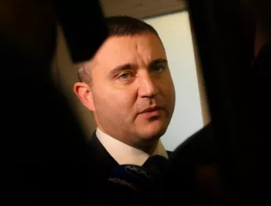 Горанов: Отложихме частичното, за да намерим цялостно решение за БДЖ 