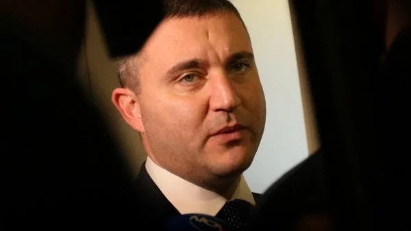 Горанов: Отложихме частичното, за да намерим цялостно решение за БДЖ 