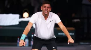 Сръбският квалификант Крайнович шокира всички и е на финал в Париж