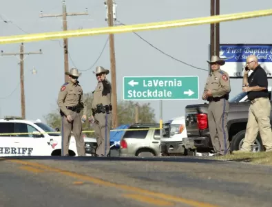 Един убит и трима ранени при стрелба в мол в Тексас 