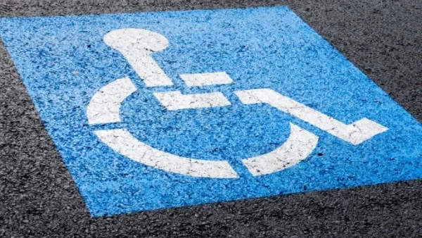 Държавата ще трябва бързо да оцени десетки хиляди хора с увреждания, за да получат помощ