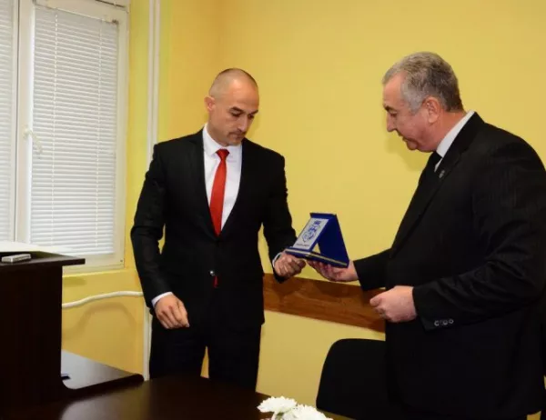 Кметът на Видин връчи благодарствен адрес на директора на Областната дирекция на МВР