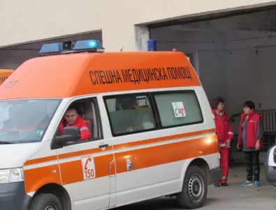 Мъж преби и прати жена в болница в Бургас