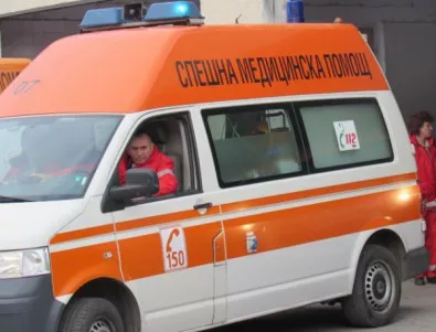 18-годишен шофьор помете младежи на тротоар в Петрич
