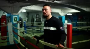 Джоузеф Паркър: Искам Джошуа, искам да пробвам брадичката му