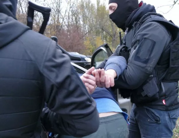 Фен клуб на ”Левски” се оказа наркодепо,  10 души са арестувани 
