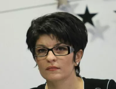 Десислава Атанасова: Решението на президента е натоварено повече с политическа, отколкото с правна тежест