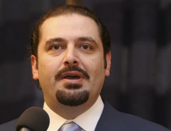 Мистериозно подалият оставка ливански премиер пристигна в Париж