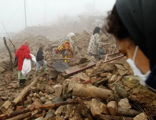 Разрушително земетресение срина Иран и Ирак, жертвите са стотици (ВИДЕО)