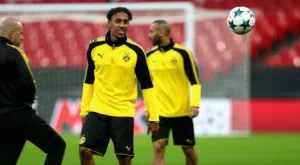 {{ otherArticle[0].article.title }}