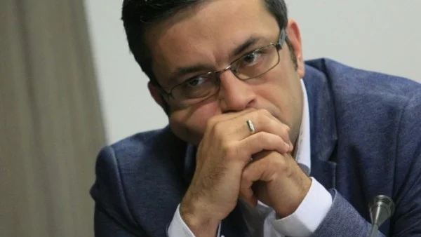 Никога не съм вярвал, че ще прекарам празника на любовта с БСП 