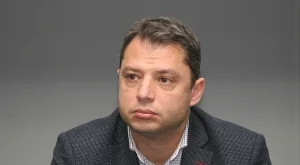 Делян Добрев подаде оставка като депутат