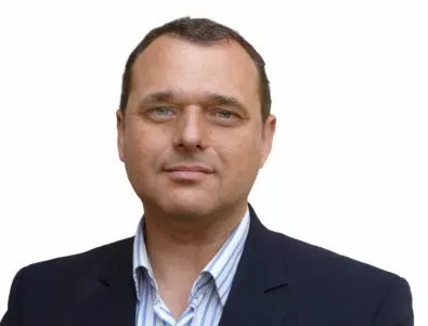 Искрен Веселинов: Няма автоматизъм между резултата от референдума и промяната на Конституцията