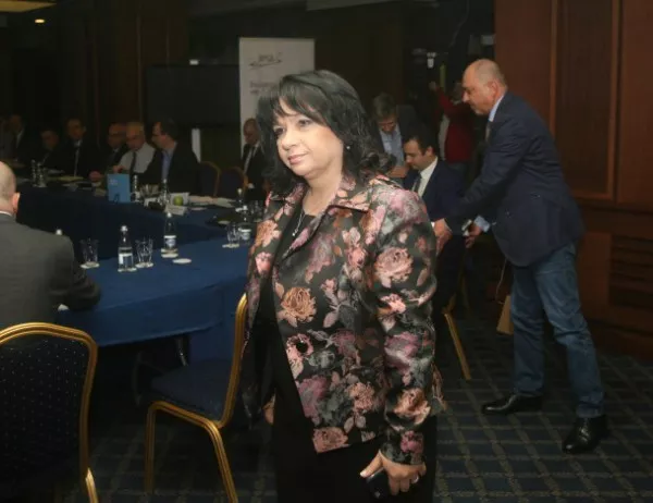 Теменужка Петкова остава министър на енергетиката