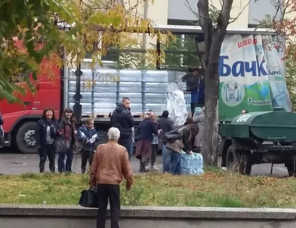 Осигуриха водоноска и тир с минерална вода заради двудневно безводие в Асенoвград