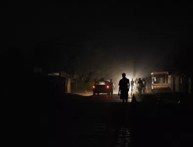 Вицепрезидент на Зимбабве бе ранен при експлозия