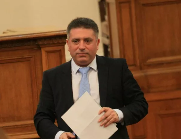 Данаил Кирилов поиска санкции за БСП заради бойкота на парламента