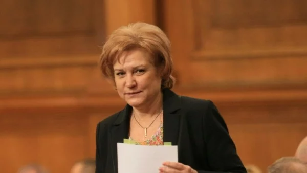 Менда Стоянова да оттегли предложението си за лимити за застраховките, настояват от ИПБ