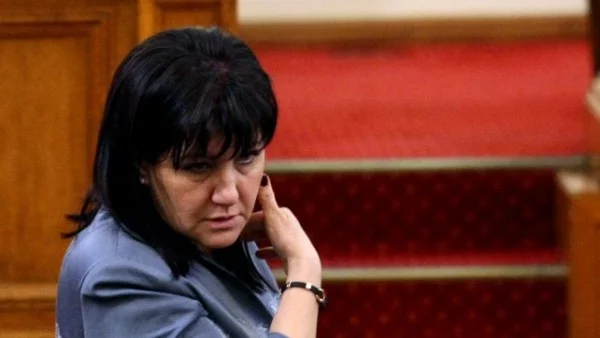 Караянчева: И депутатите си имат чувства, не са някакви извънземни