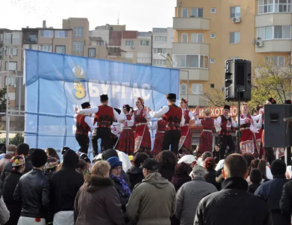 Бургаски квартал празнува Никулден с два концерта и рибен курбан