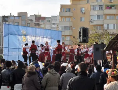Община Бургас кани всички празнуващи на Никулден на всеобща снимка