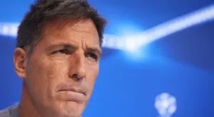 Треньорът на Севиля претърпя операция и вече се възстановява в дома си