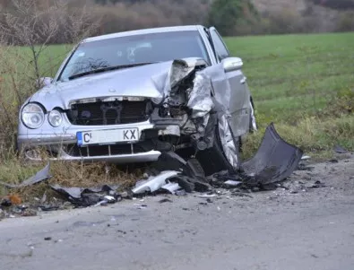 Три коли катастрофираха по пътя през дефилето между Варвара и Велинград