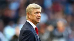 Венгер отрича Йозил да се е договорил с Барса