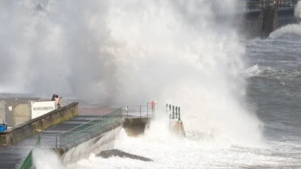 Силна буря приближава Европа