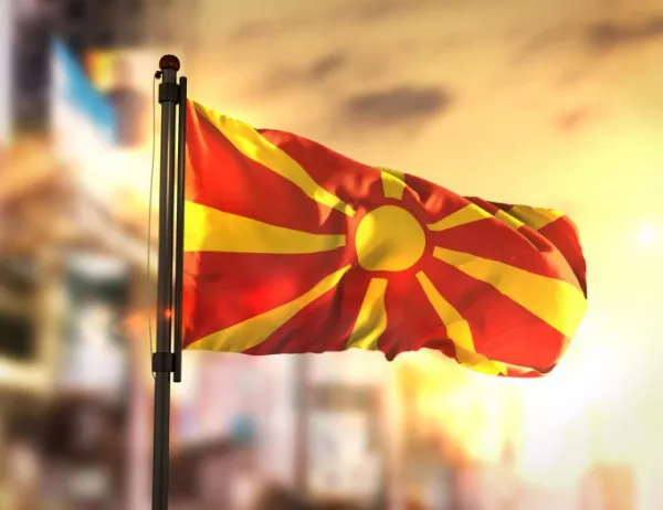 Опозицията в Македония се връща в парламента, за да чуе Столтенберг