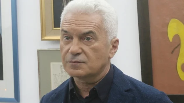 Каня Ангел Джамбазки където и когато пожелае на физически двубой с всички средства и последствия от това
