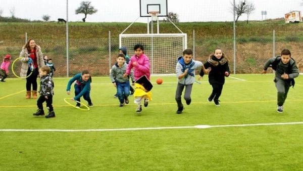 Училищен директор в Плевен предлага да се въведе такса „игрище“
