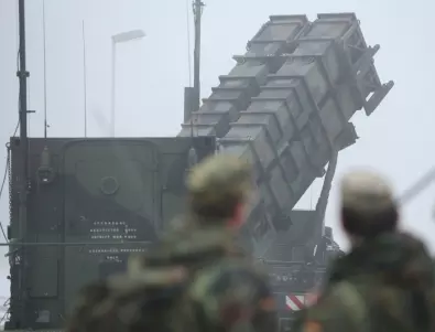 Само нова военна техника, за да дадем тежко оръжие на Украйна - позицията на военния министър
