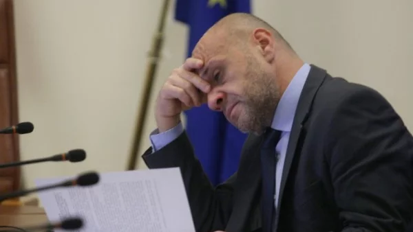 Да бъдем малко по-внимателни с думите – какво значи прибираме бизнеса на Върбакова?