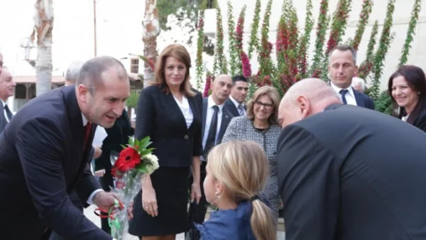 Радев: Трябва всяко българско дете в чужбина да има достъп до българско училище