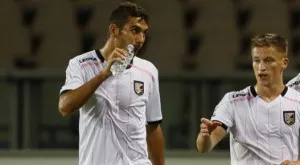 {{ otherArticle[0].article.title }}