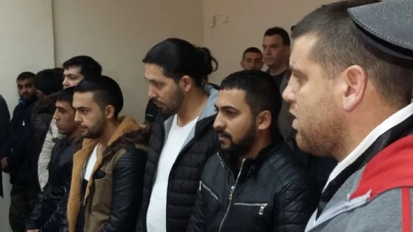 В ареста останаха четирима от общо 11 роми, нападнали деца в Асенoвград