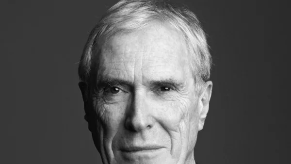 Мракът и страницата на Марк Странд