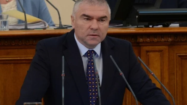 Преди да почнете да харчите за отбрана, създайте ниво на живот, което народът да иска да защитава