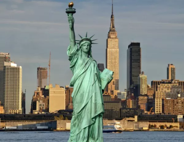 Статуята на Свободата пристига в Ню Йорк