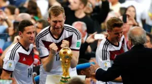 {{ otherArticle[0].article.title }}