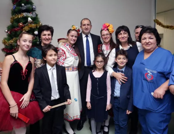 Президентът даде началото на "Българската Коледа"