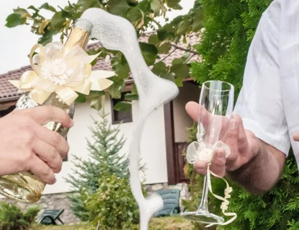 Осем сватби в петъчен ден в Асеновград през тази година