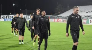 {{ otherArticle[0].article.title }}